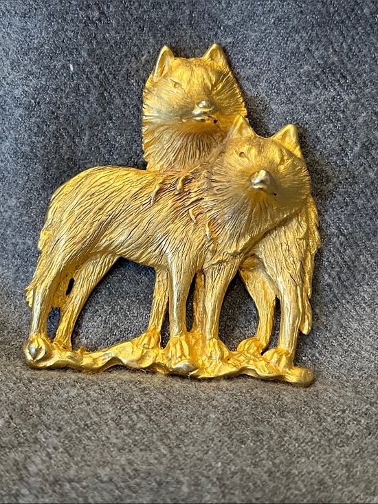 JJ Jewelry - Goldtone JJ Wolf Pair Brooch
